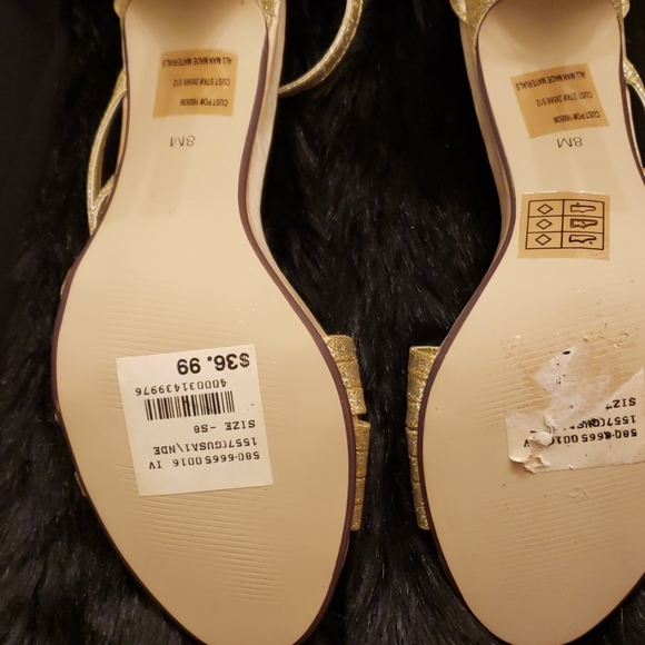 SEXY GOLD SANDALS - Picture 4 of 6